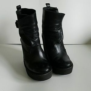 Gorgeous Pierre Hardy wedge booties